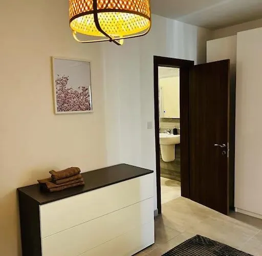 2br & Parking, Promenade Walks * Sliema