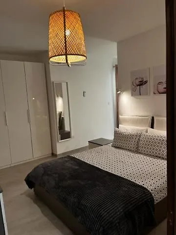 2br & Parking, Promenade Walks Apartamento Sliema